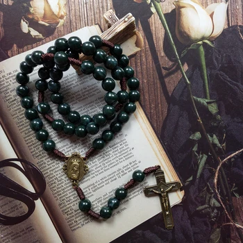 Религиозен Тъмно зелена броеница Колие Молитвени мъниста верига Chaplet Дева Мария медал Разпятие кръст висулка бижута подаръци